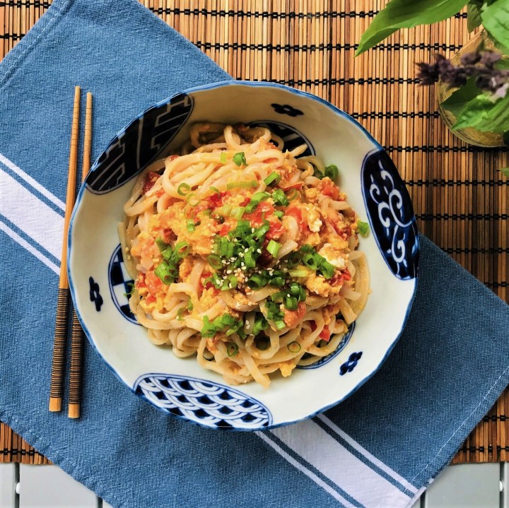 Noodles with Garlic Tomato Egg&nbsp;Sauce
